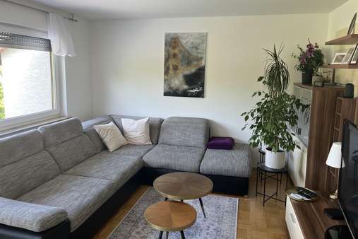 Wohnzimmer - Zweifamilienhaus in 78532 Tuttlingen mit 144m² kaufen