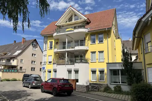 RESERVIERT ! - 2,5-Zimmer-Wohnung im Grünen mit sonniger Terrasse und KFZ-Stellplatz