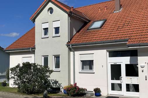 Außenansicht - Dachgeschosswohnung in 78588 Denkingen mit 70m² kaufen