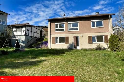 Rückansicht Garage/Wohnhaus Rückansicht Garage/Wohnhaus - Einfamilienhaus in 78647 Trossingen mit 113m² kaufen