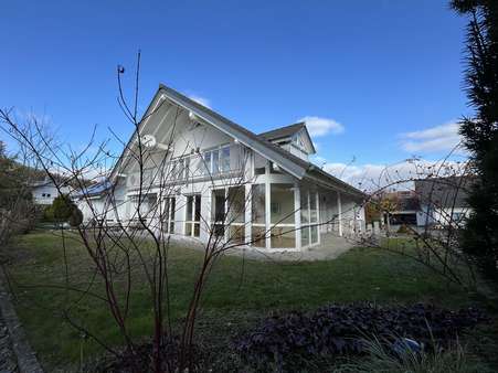 Gartenansicht - Einfamilienhaus in 78570 Mühlheim mit 284m² kaufen