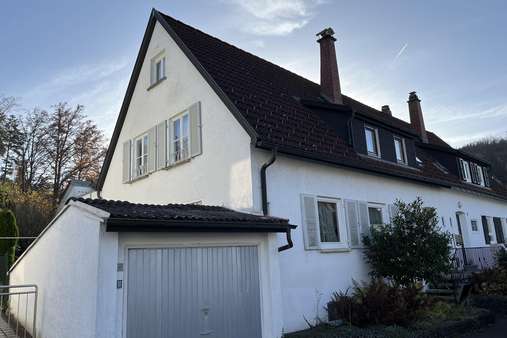 Außenansicht mit Garage - Doppelhaushälfte in 78532 Tuttlingen mit 150m² kaufen