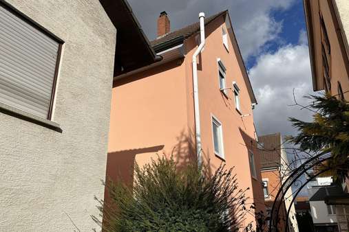 Außenansicht - seitlich - Mehrfamilienhaus in 78532 Tuttlingen mit 231m² kaufen