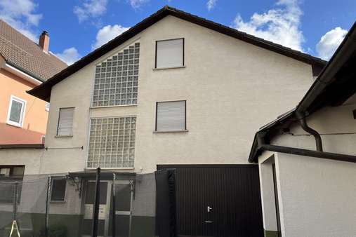 Hauseingang Hauseingang - Zweifamilienhaus in 78532 Tuttlingen mit 181m² kaufen
