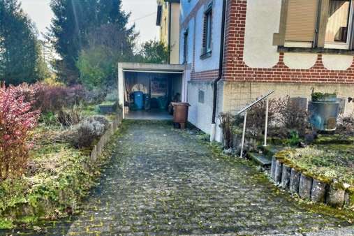 Garage mit Stellplatz - Doppelhaushälfte in 78647 Trossingen mit 104m² kaufen