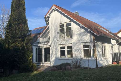 Blick vom Garten - Einfamilienhaus in 78549 Spaichingen mit 182m² kaufen