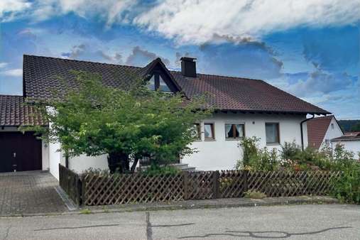 Straßenansicht - Einfamilienhaus in 78532 Tuttlingen mit 193m² kaufen