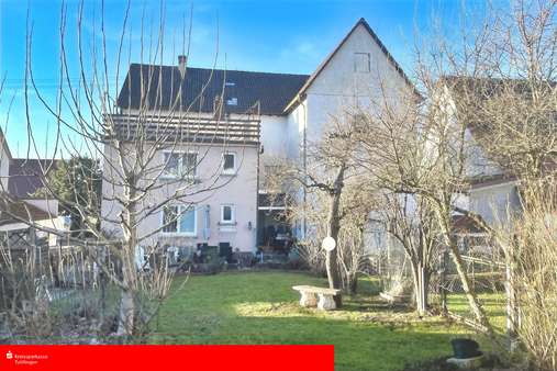 Rückansicht aus dem Garten Rückansicht aus dem Garten - Zweifamilienhaus in 78588 Denkingen mit 262m² kaufen