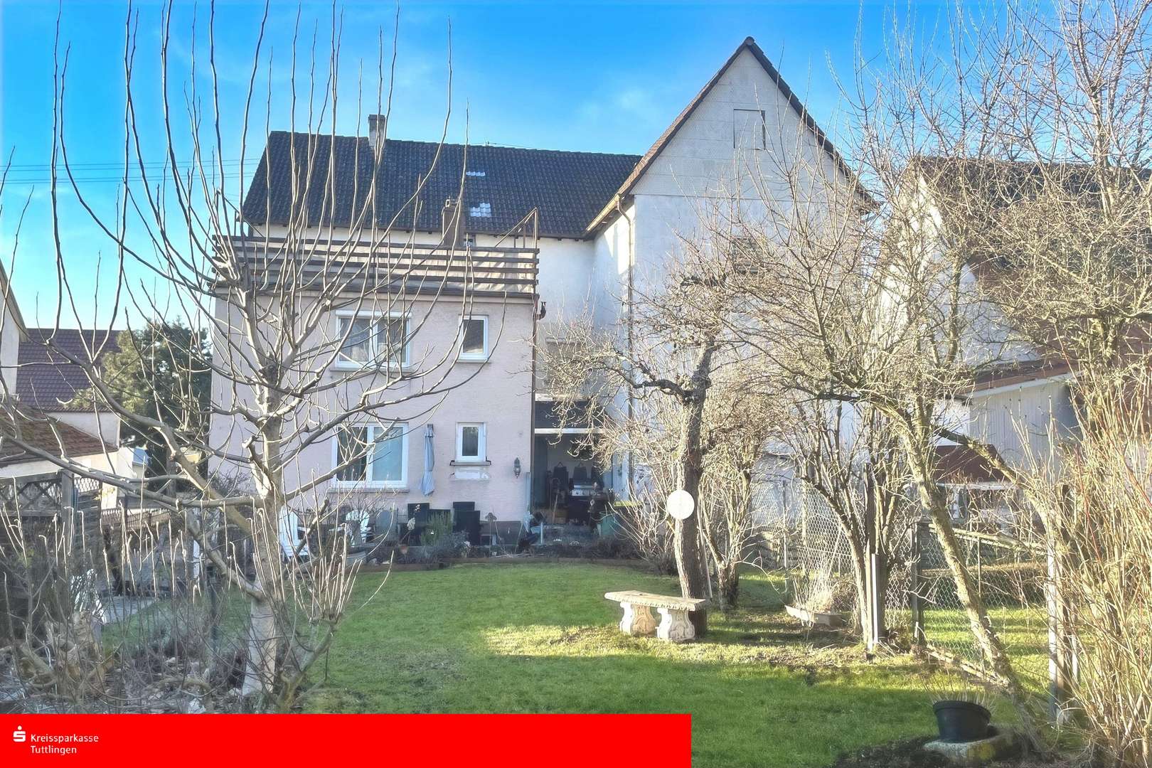 Rückansicht aus dem Garten - Zweifamilienhaus in 78588 Denkingen mit 262m² kaufen