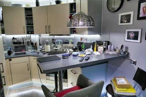 Küche mit Esstheke - Dachgeschosswohnung in 78647 Trossingen mit 34m² kaufen