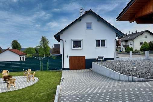 Seitliche Ansicht Seitliche Ansicht - Einfamilienhaus in 78598 Königsheim mit 130m² kaufen