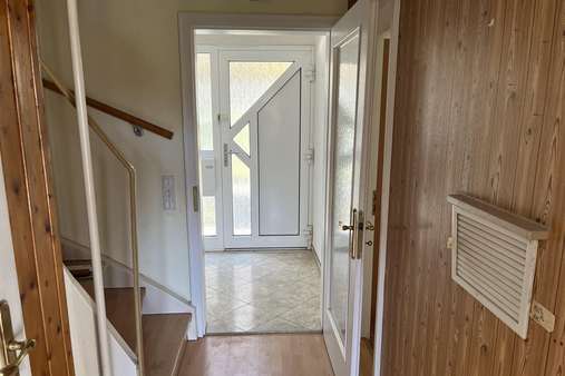 Flur im EG - Hauseingang - Reihenmittelhaus in 78532 Tuttlingen mit 74m² kaufen
