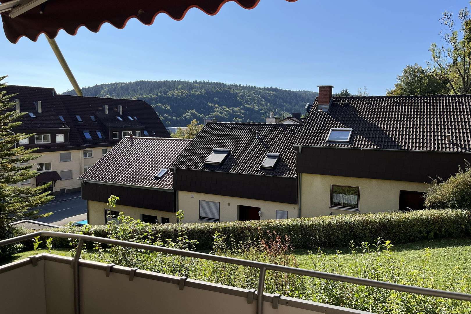 Ausblick vom Balkon Ausblick vom Balkon - Etagenwohnung in 78532 Tuttlingen mit 93m² kaufen