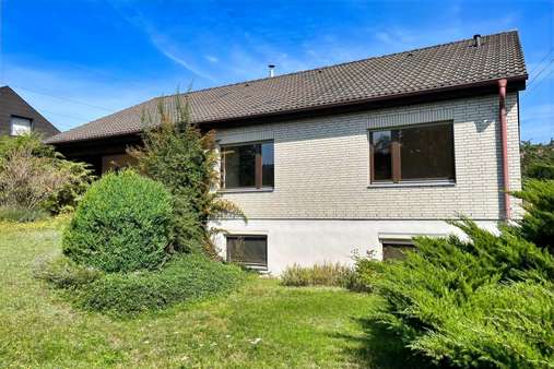 Blick vom Garten - Einfamilienhaus in 78573 Wurmlingen mit 127m² kaufen