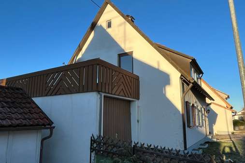 Garage/Dachterrasse - Zweifamilienhaus in 78564 Wehingen mit 136m² kaufen