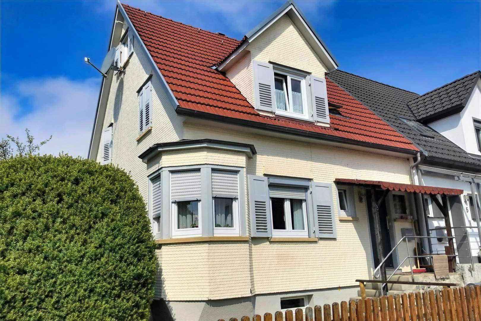 Außenansicht - Doppelhaushälfte in 78647 Trossingen mit 81m² kaufen