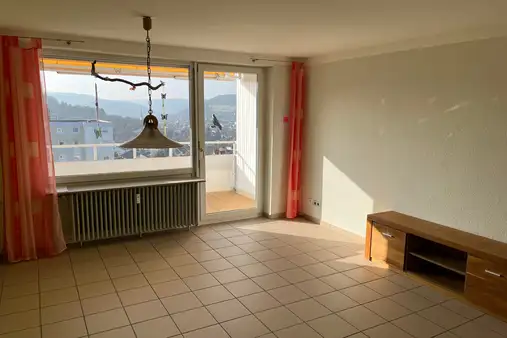 3-Zimmer-Penthouse-Wohnung im Brunnental
SAGENHAFTE AUSSICHT !