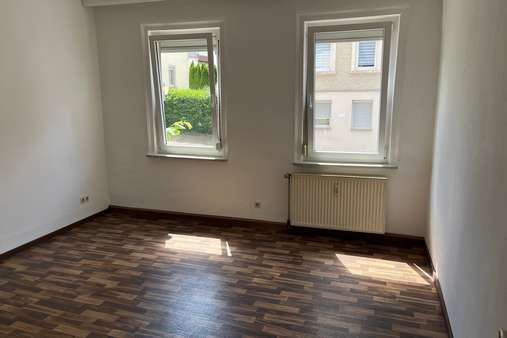 Schlafzimmer EG - Zweifamilienhaus in 78532 Tuttlingen mit 212m² kaufen