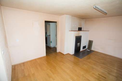 Wohnzimmer - Doppelhaushälfte in 72519 Veringenstadt mit 104m² kaufen
