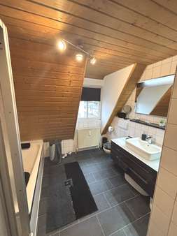 Badezimmer - Maisonette-Wohnung in 88512 Mengen mit 95m² kaufen