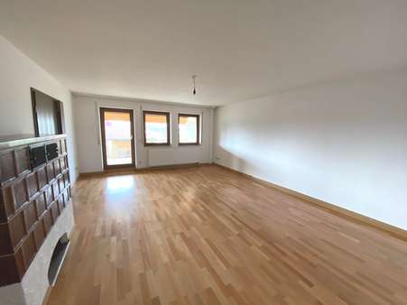 Wohnzimmer - Doppelhaushälfte in 88348 Bad Saulgau mit 184m² kaufen