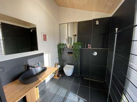 modernes Badezimmer - Bungalow in 72469 Meßstetten mit 124m² kaufen