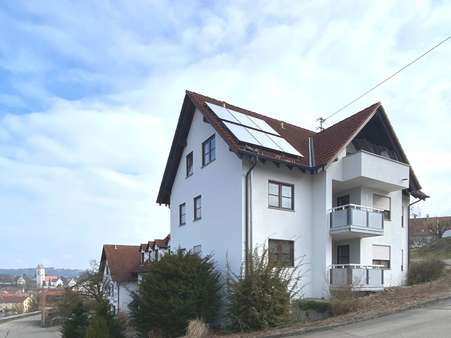 MFH in schöner Aussichtslage - Etagenwohnung in 72511 Bingen mit 69m² kaufen