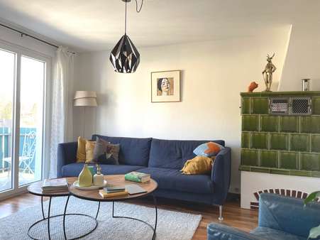 Wohnzimmer mit Balkonzugang - Einfamilienhaus in 72488 Sigmaringen mit 119m² kaufen