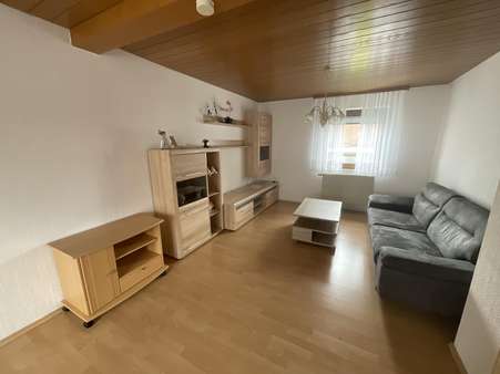 Wohnzimmer - Doppelhaushälfte in 72461 Albstadt mit 90m² kaufen