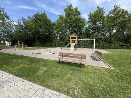 Spielplatz - Etagenwohnung in 72336 Balingen mit 89m² kaufen