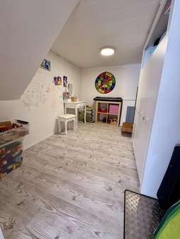 Kinderzimmer EG „Flügel“ - Doppelhaushälfte in 72393 Burladingen mit 90m² kaufen