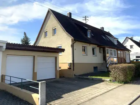 Doppelhaushälfte in naturnaher Wohnlage