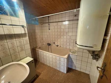 Bad - Doppelhaushälfte in 72461 Albstadt mit 103m² kaufen
