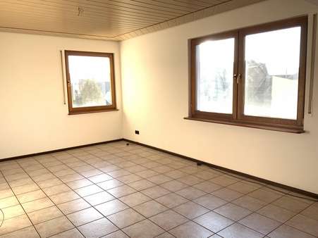 Wohnzimmer - Einfamilienhaus in 72401 Haigerloch mit 136m² kaufen