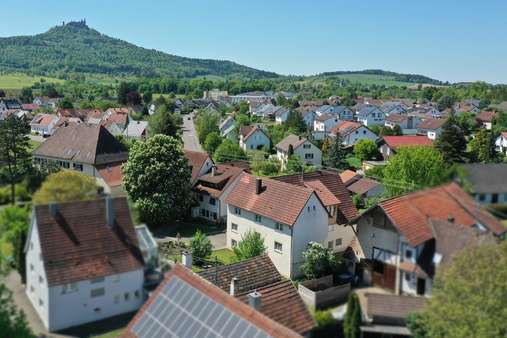Außenansicht - Zweifamilienhaus in 72379 Hechingen mit 230m² kaufen