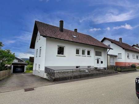 Vorderansicht - Einfamilienhaus in 72469 Meßstetten mit 180m² kaufen