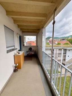 Laubengang Laubengang - Dachgeschosswohnung in 72458 Albstadt mit 73m² kaufen
