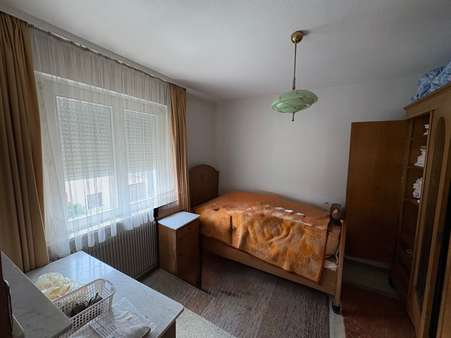 Schlafzimmer 1. OG Schlafzimmer 1. OG - Reihenmittelhaus in 72458 Albstadt mit 80m² kaufen