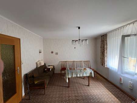 Wohnzimmer 1. OG Wohnzimmer 1. OG - Reihenmittelhaus in 72458 Albstadt mit 80m² kaufen