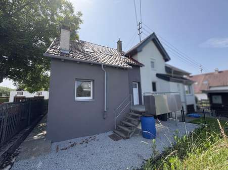 Rückansicht Rückansicht - Wohnung in 72379 Hechingen mit 90m² kaufen