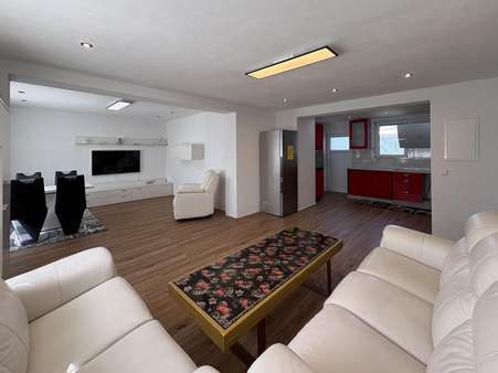 Wohn- und Esszimmer Wohn- und Esszimmer - Wohnung in 72379 Hechingen mit 90m² kaufen