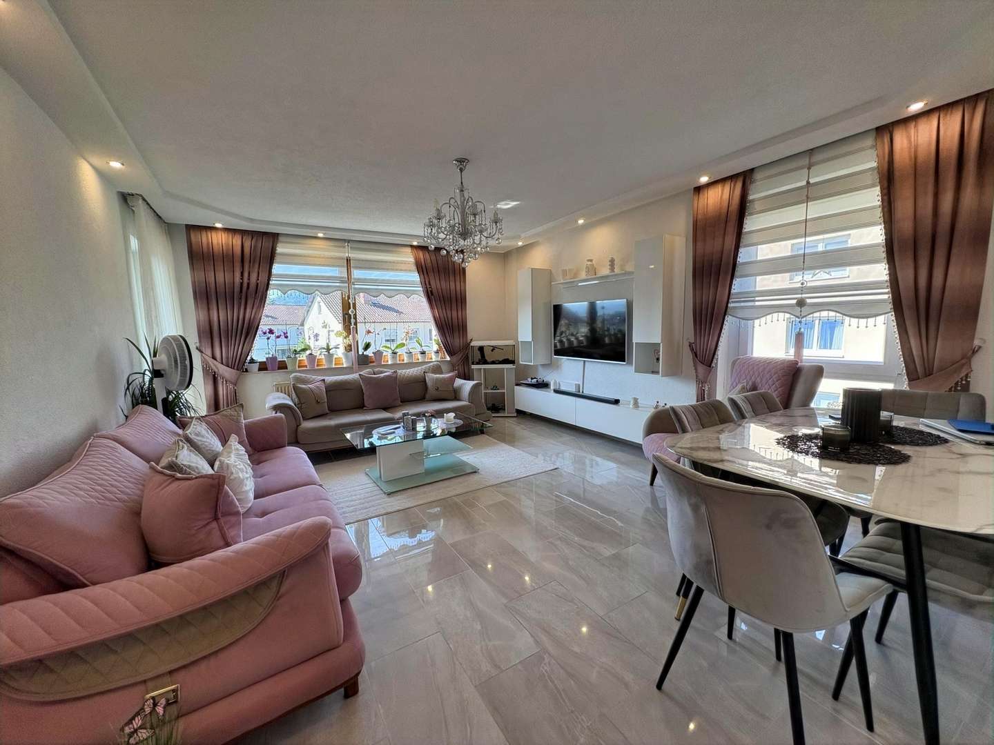 Wohn- und Esszimmer - Etagenwohnung in 72379 Hechingen mit 66m² kaufen