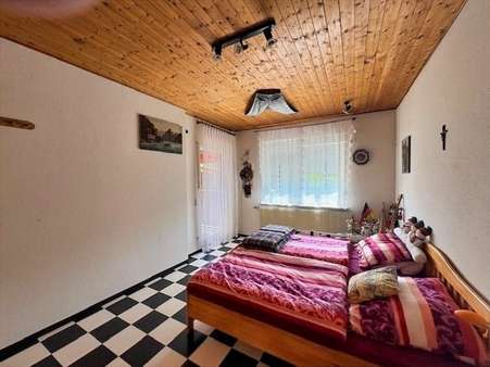 Schlafzimmer - Etagenwohnung in 72336 Balingen mit 110m² kaufen