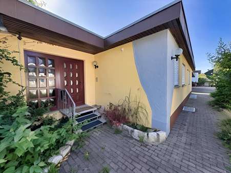 Außenansicht - Bungalow in 72401 Haigerloch mit 137m² kaufen