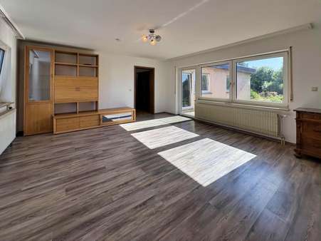 Wohnzimmer - Bungalow in 72401 Haigerloch mit 137m² kaufen