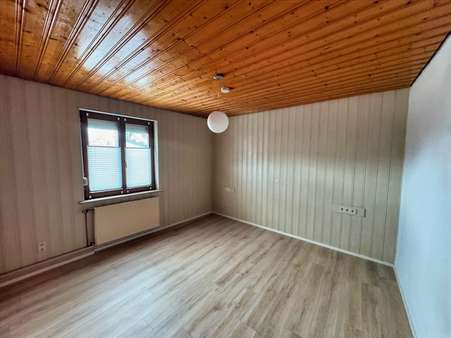 Shlafzimmer Whg. 1. OG - Mehrfamilienhaus in 72458 Albstadt mit 240m² kaufen