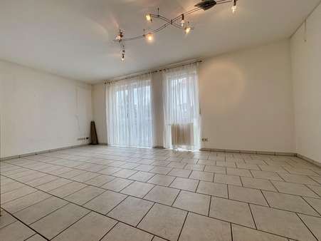 Wohn-/ Esszimmer Wohn-/ Esszimmer - Maisonette-Wohnung in 72336 Balingen mit 84m² kaufen