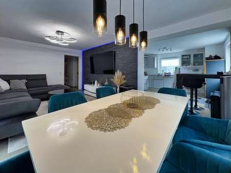 Wohnen/Essen/Küche Wohnen/Essen/Küche - Etagenwohnung in 72406 Bisingen mit 99m² kaufen