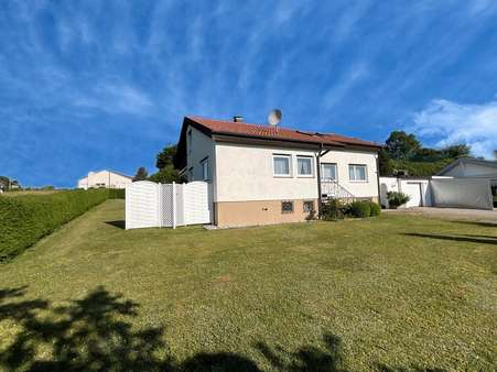 Außenansicht - Zweifamilienhaus in 72461 Albstadt mit 187m² kaufen