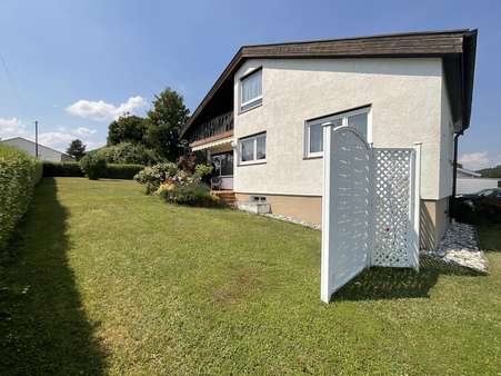 Außenansicht - Zweifamilienhaus in 72461 Albstadt mit 187m² kaufen